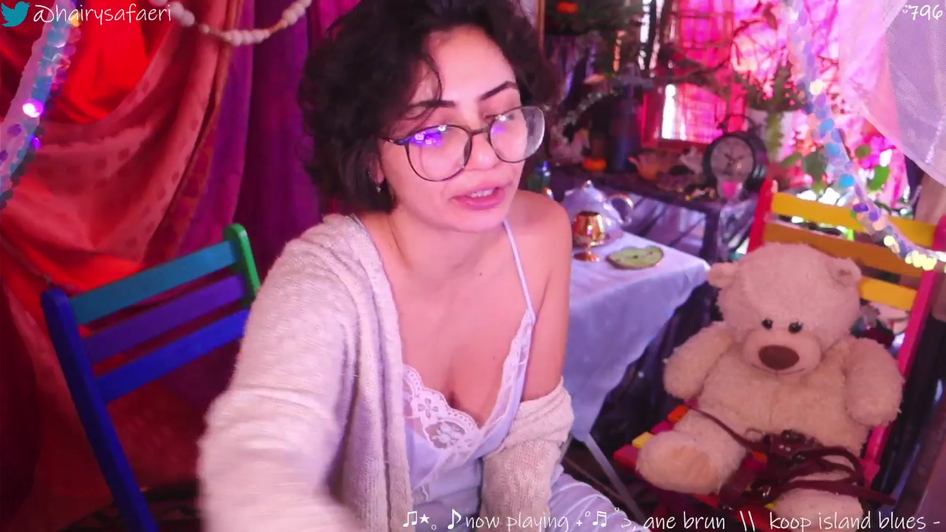 Gallery image thumbnail from HairySafaeri's myfreecams stream on, 09/24/2025, 14:53 image 7 of 20