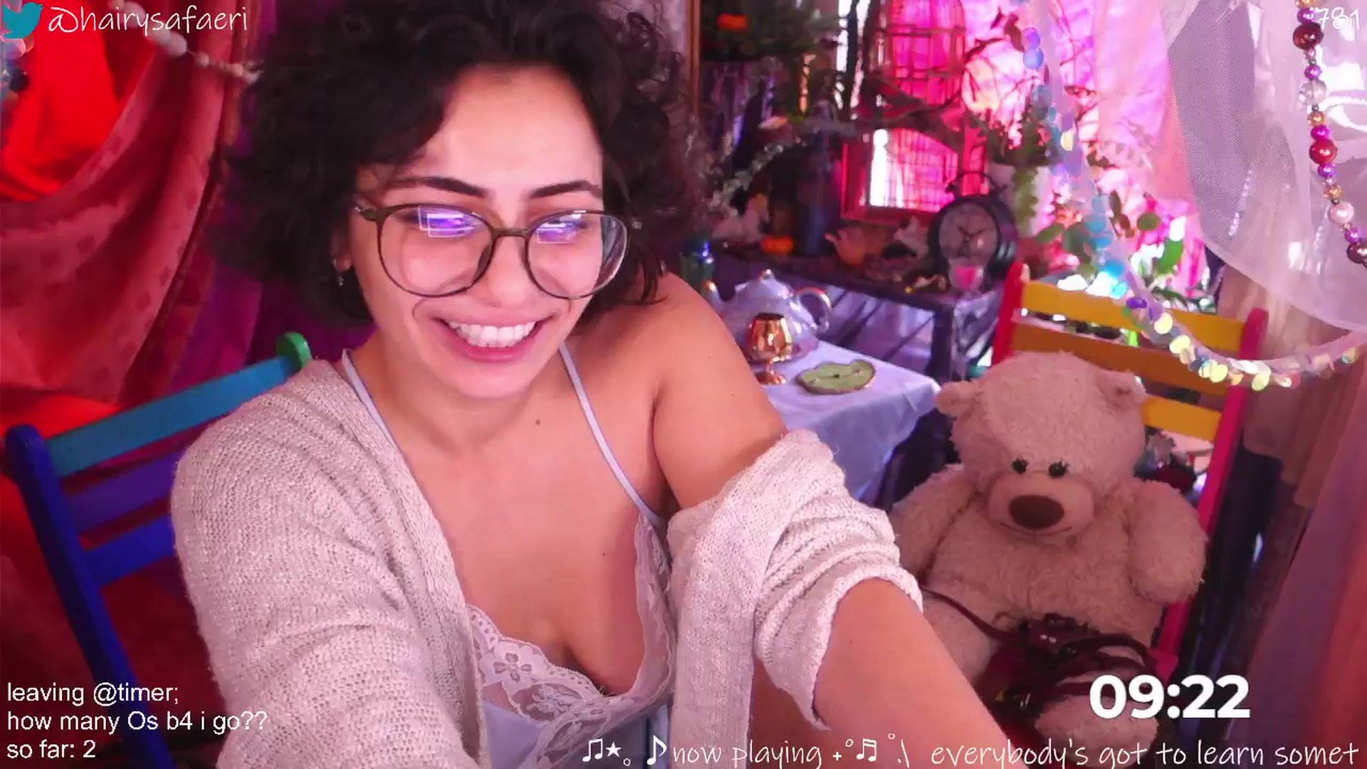 Gallery image thumbnail from HairySafaeri's myfreecams stream on, 09/24/2025, 16:23 image 18 of 20