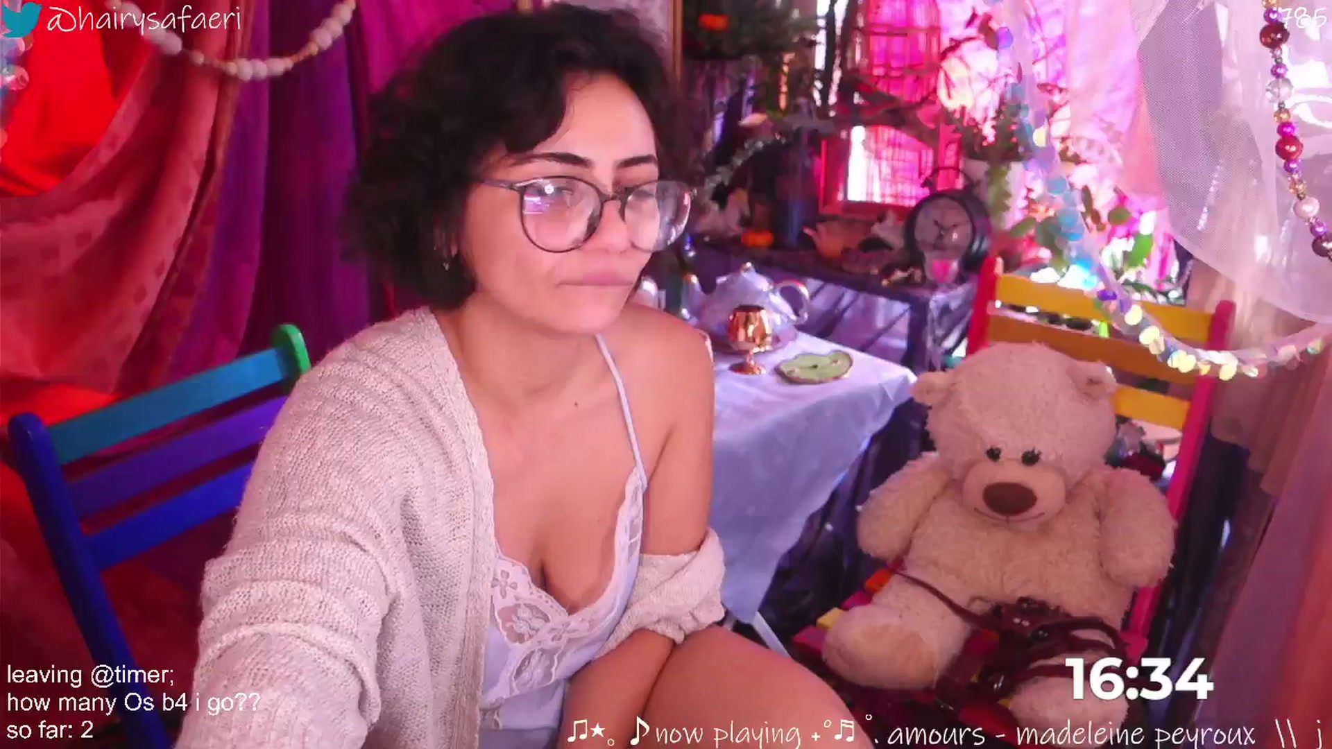 Gallery image thumbnail from HairySafaeri's myfreecams stream on, 09/24/2025, 16:23 image 16 of 20