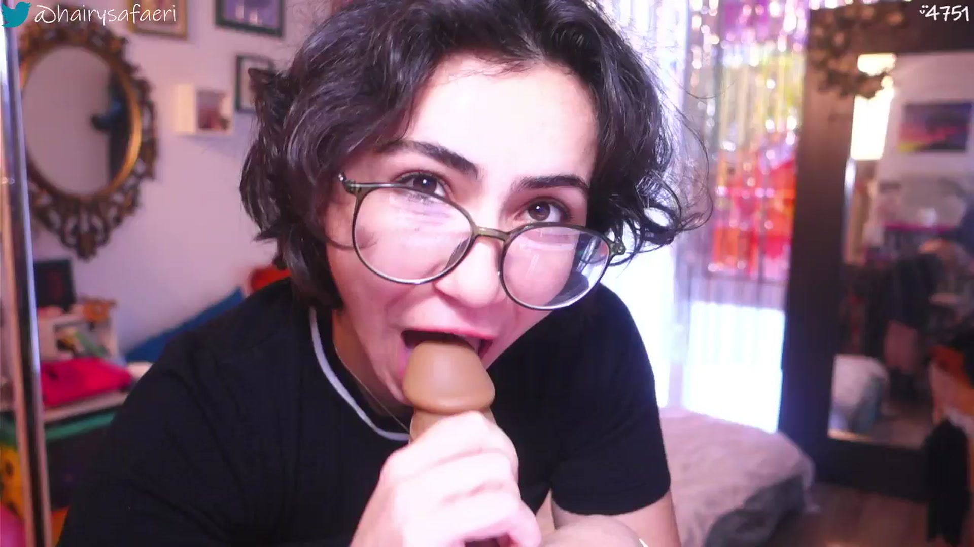 Gallery image thumbnail from HairySafaeri's myfreecams stream on, 11/03/2025, 16:54 image 7 of 20