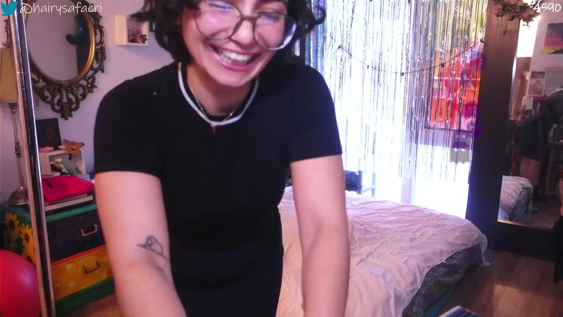 Gallery image thumbnail from HairySafaeri's myfreecams stream on, 11/03/2025, 16:54 image 18 of 20