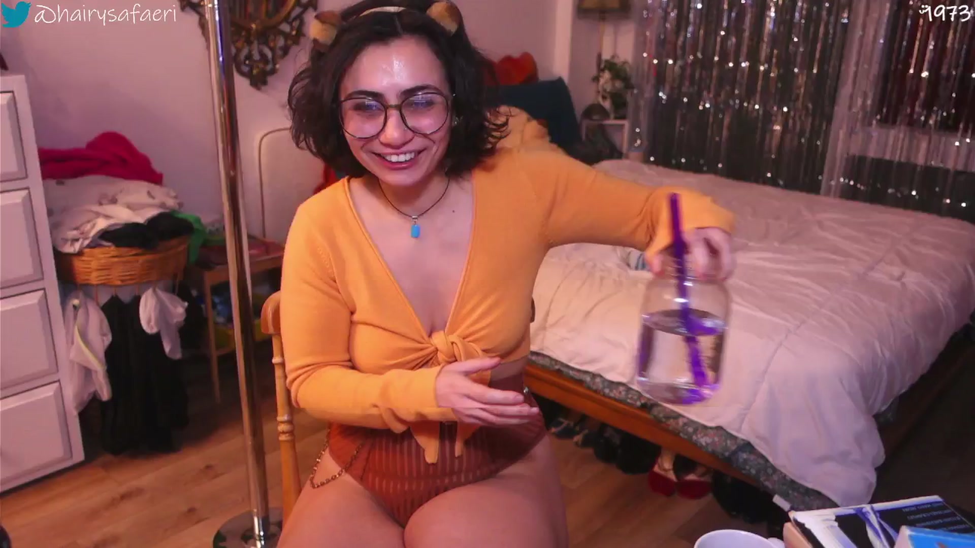 Gallery image thumbnail from HairySafaeri's myfreecams stream on, 12/08/2025, 23:27 image 8 of 20