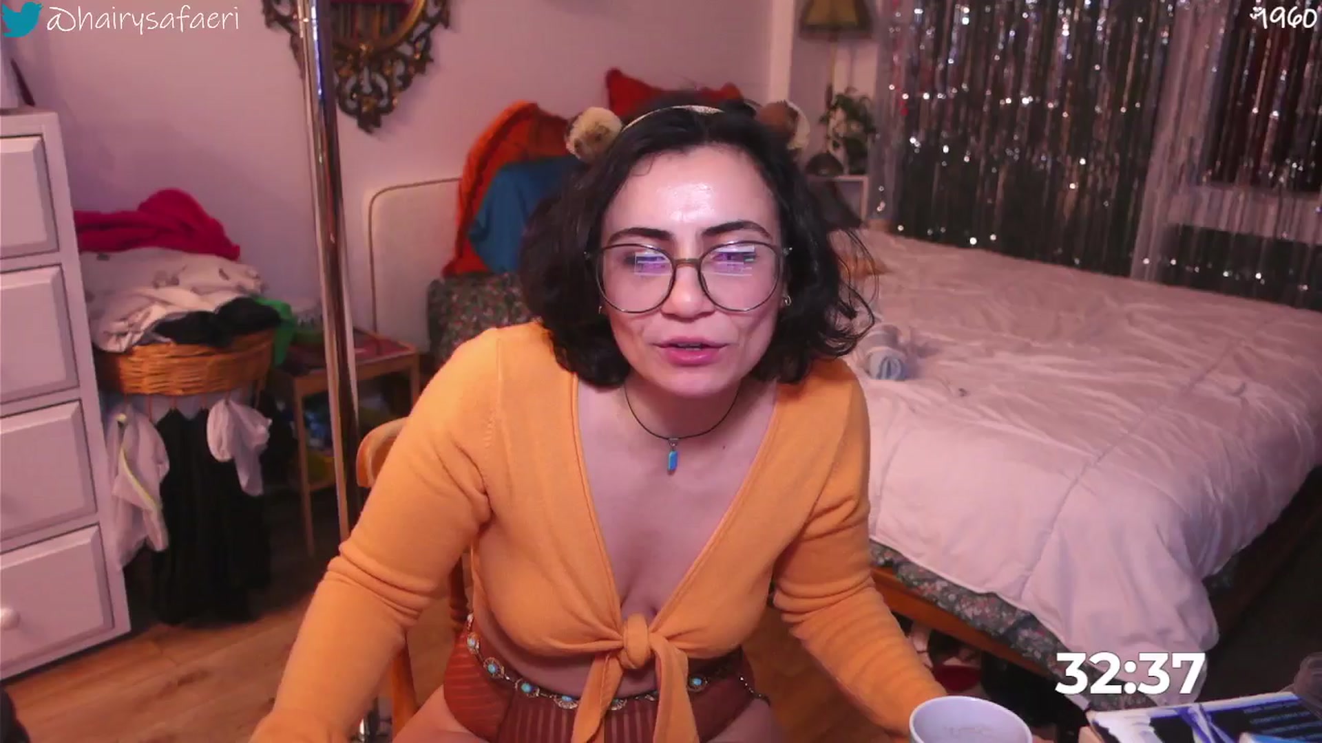 Gallery image thumbnail from HairySafaeri's myfreecams stream on, 12/08/2025, 23:27 image 17 of 20