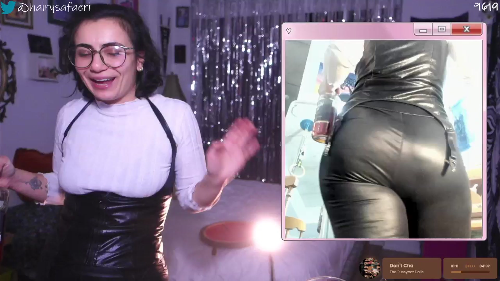 Gallery image thumbnail from HairySafaeri's myfreecams stream on, 12/12/2025, 23:55 image 9 of 20