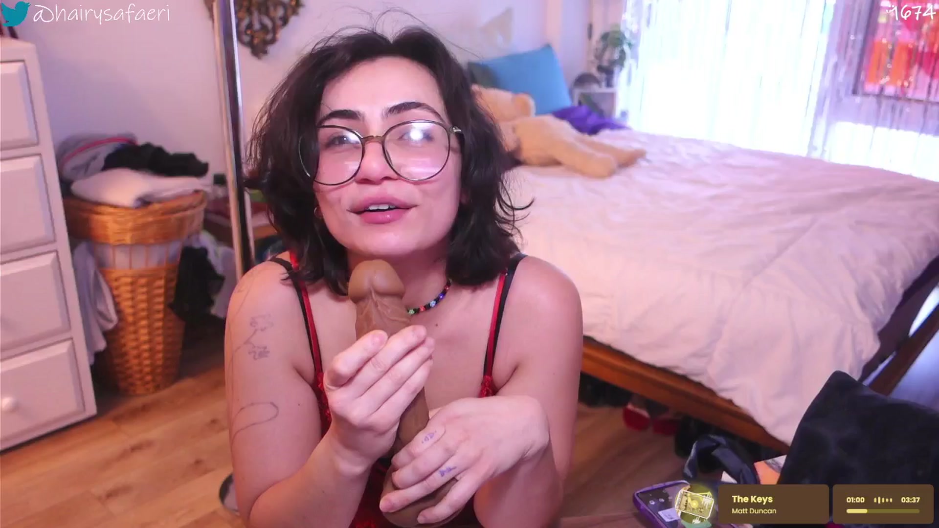 Gallery image thumbnail from HairySafaeri's myfreecams stream on, 12/17/2025, 18:09 image 15 of 20
