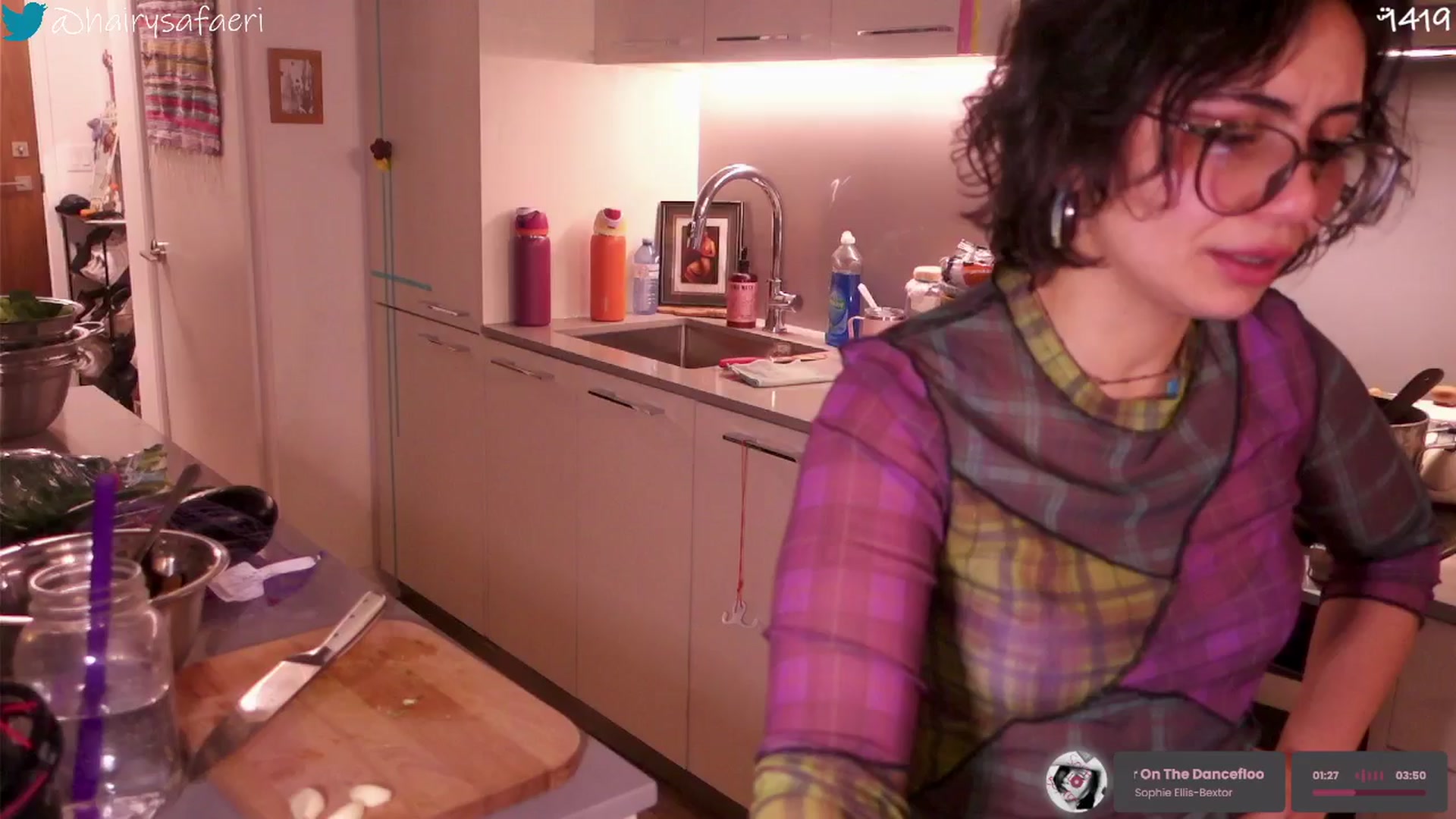 Gallery image thumbnail from HairySafaeri's myfreecams stream on, 12/18/2025, 20:59 image 12 of 20