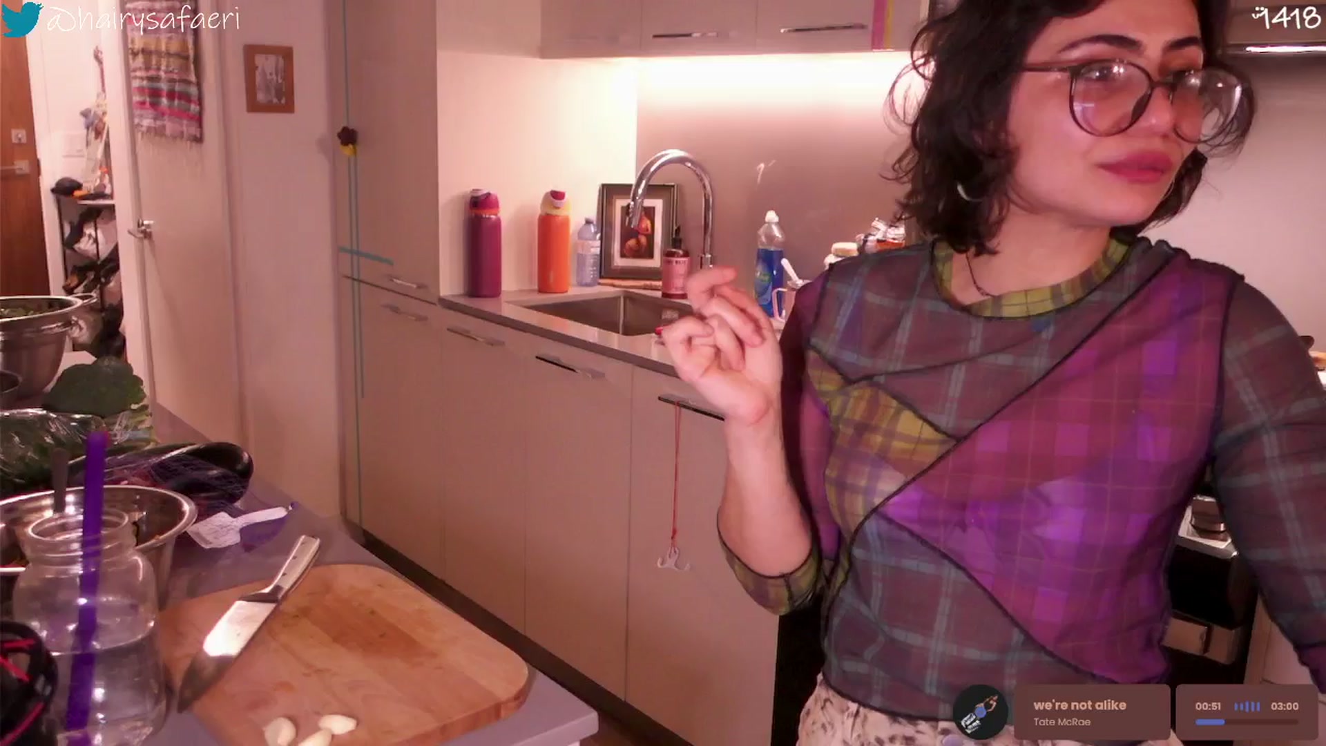 Gallery image thumbnail from HairySafaeri's myfreecams stream on, 12/18/2025, 20:59 image 6 of 20