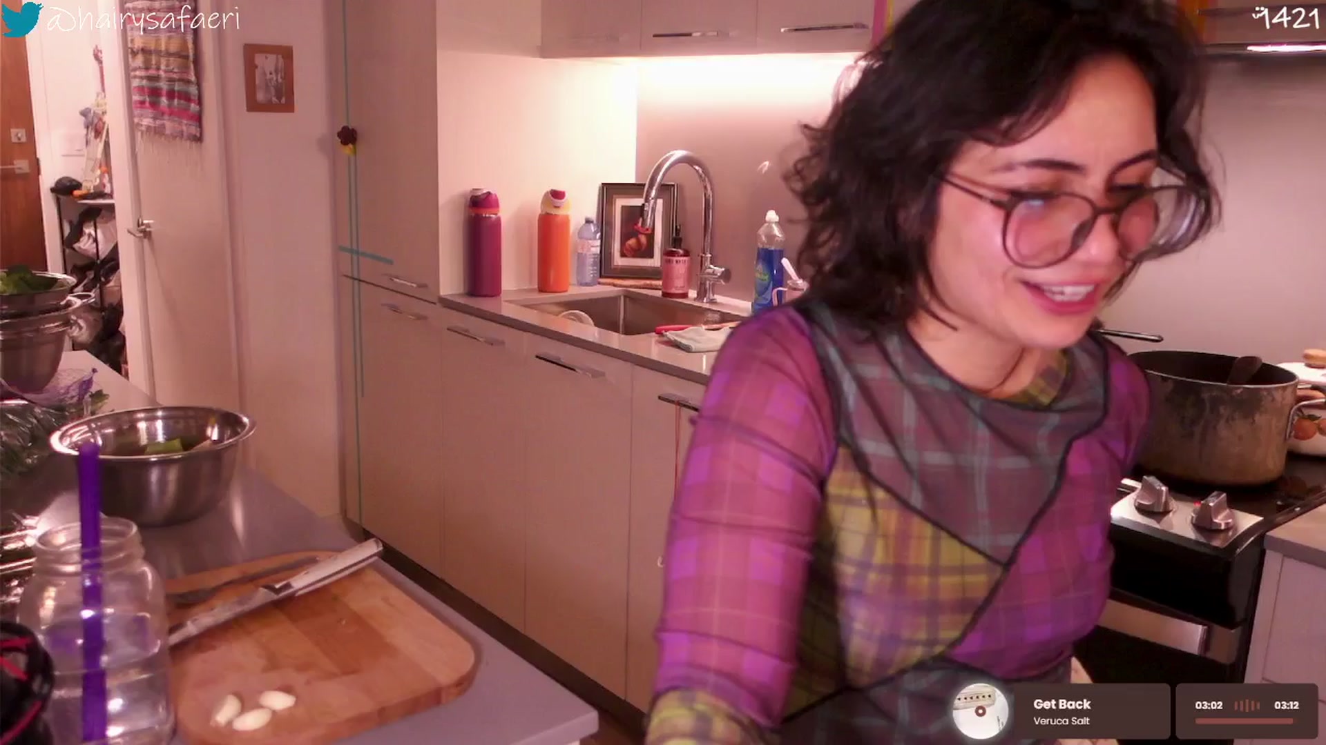 Gallery image thumbnail from HairySafaeri's myfreecams stream on, 12/18/2025, 21:52 image 6 of 20