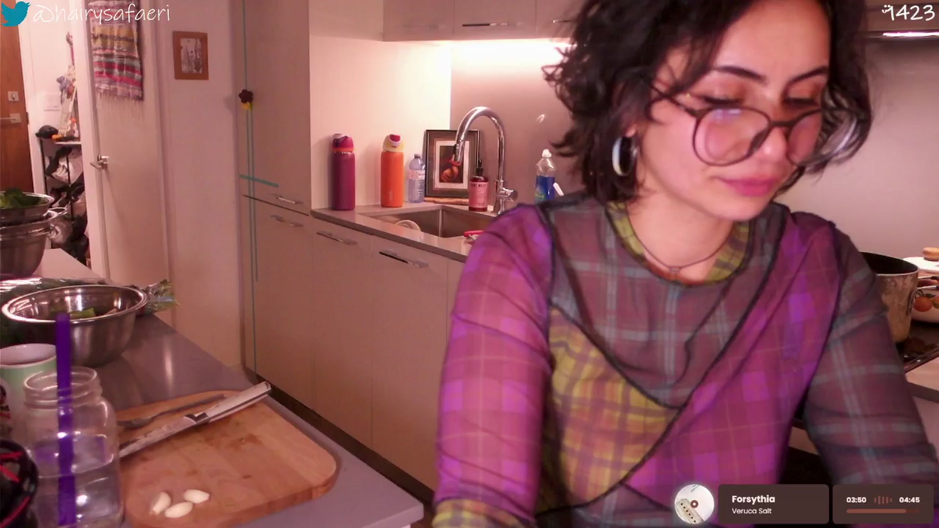 Gallery image thumbnail from HairySafaeri's myfreecams stream on, 12/18/2025, 21:52 image 20 of 20