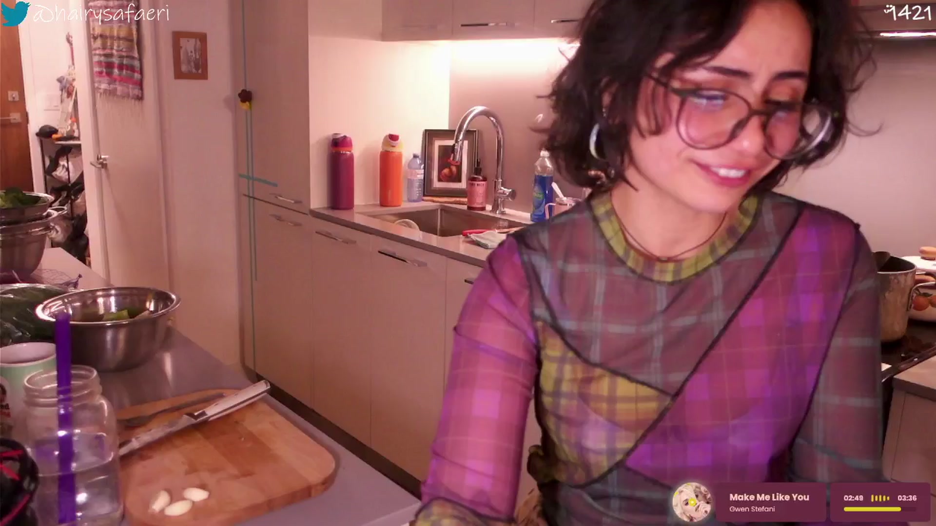 Gallery image thumbnail from HairySafaeri's myfreecams stream on, 12/18/2025, 21:52 image 8 of 20
