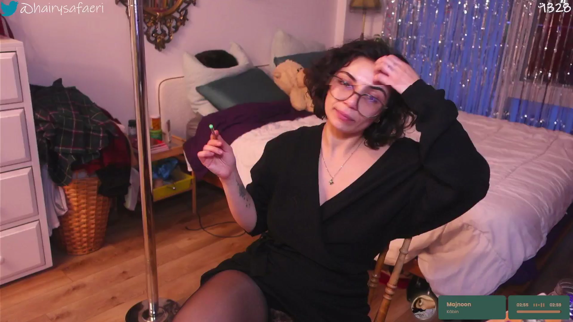 Gallery image thumbnail from HairySafaeri's myfreecams stream on, 12/19/2025, 21:38 image 17 of 20