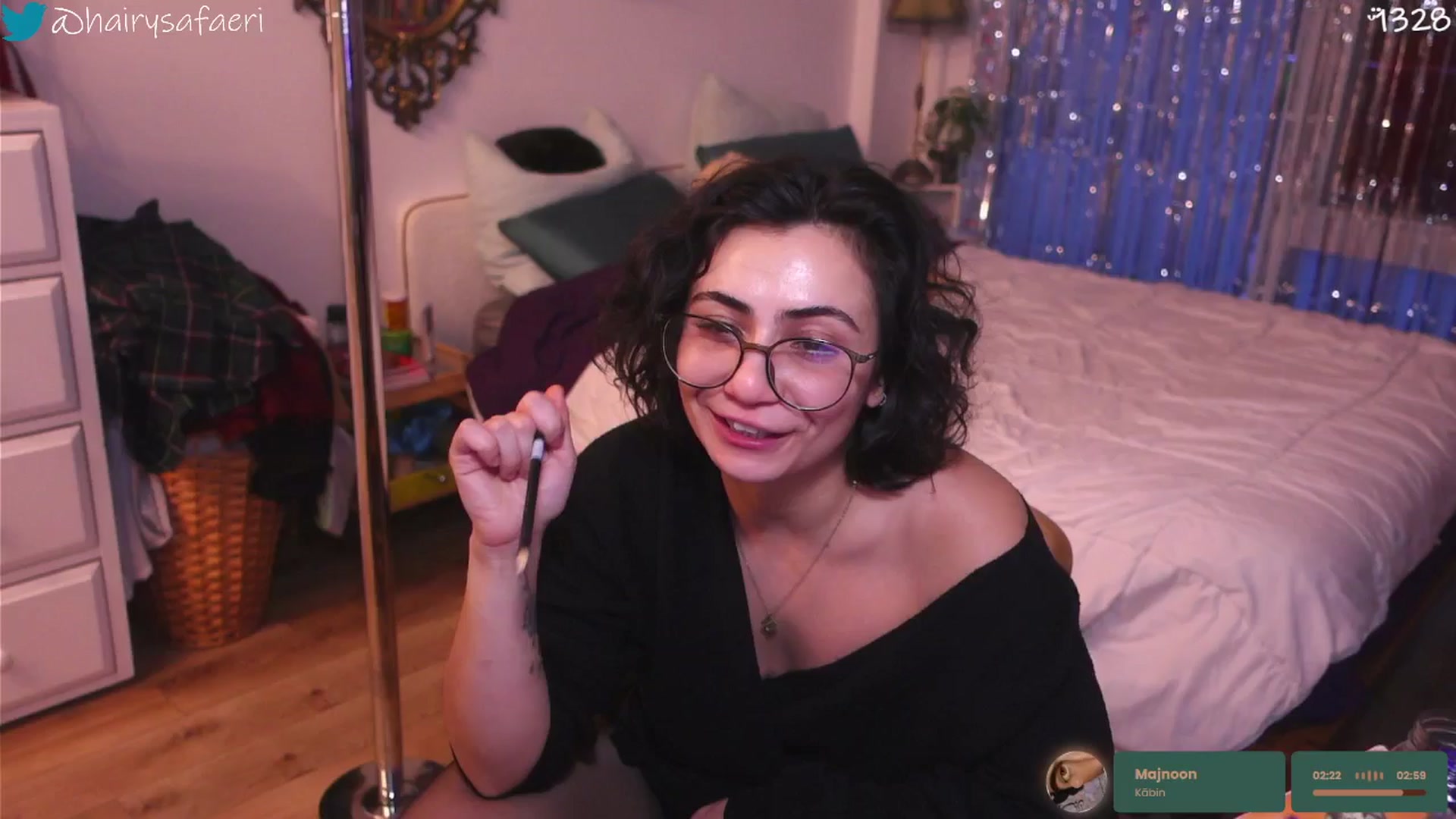 Gallery image thumbnail from HairySafaeri's myfreecams stream on, 12/19/2025, 21:38 image 16 of 20