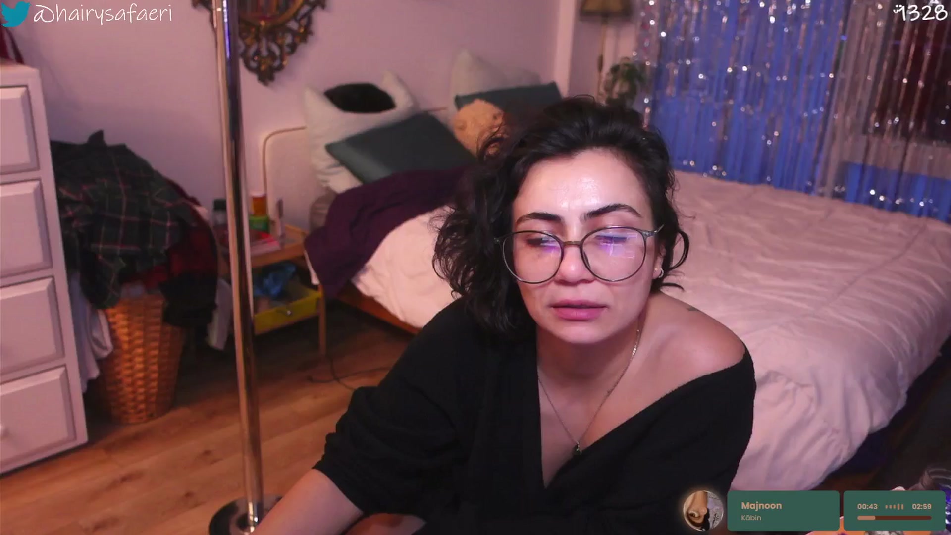 Gallery image thumbnail from HairySafaeri's myfreecams stream on, 12/19/2025, 21:38 image 13 of 20