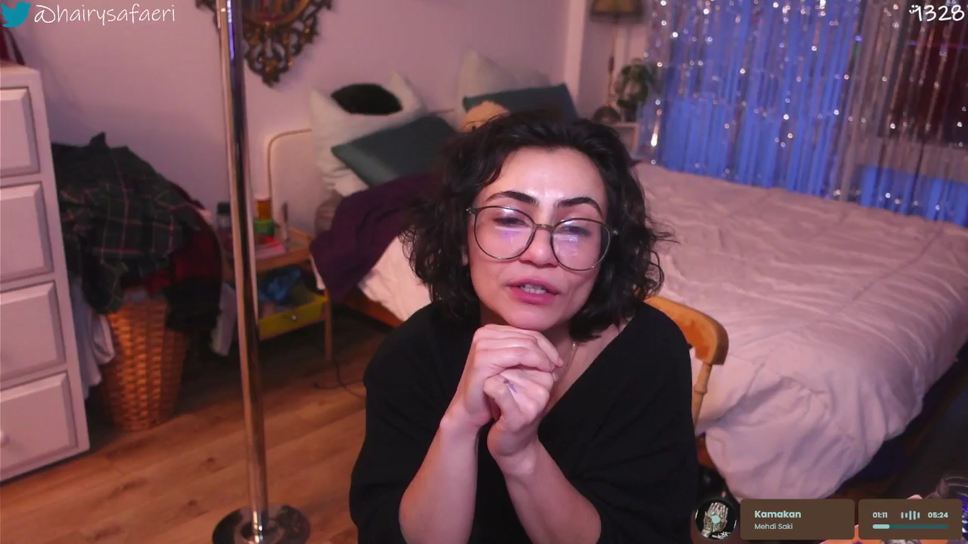 Gallery image thumbnail from HairySafaeri's myfreecams stream on, 12/19/2025, 21:38 image 4 of 20