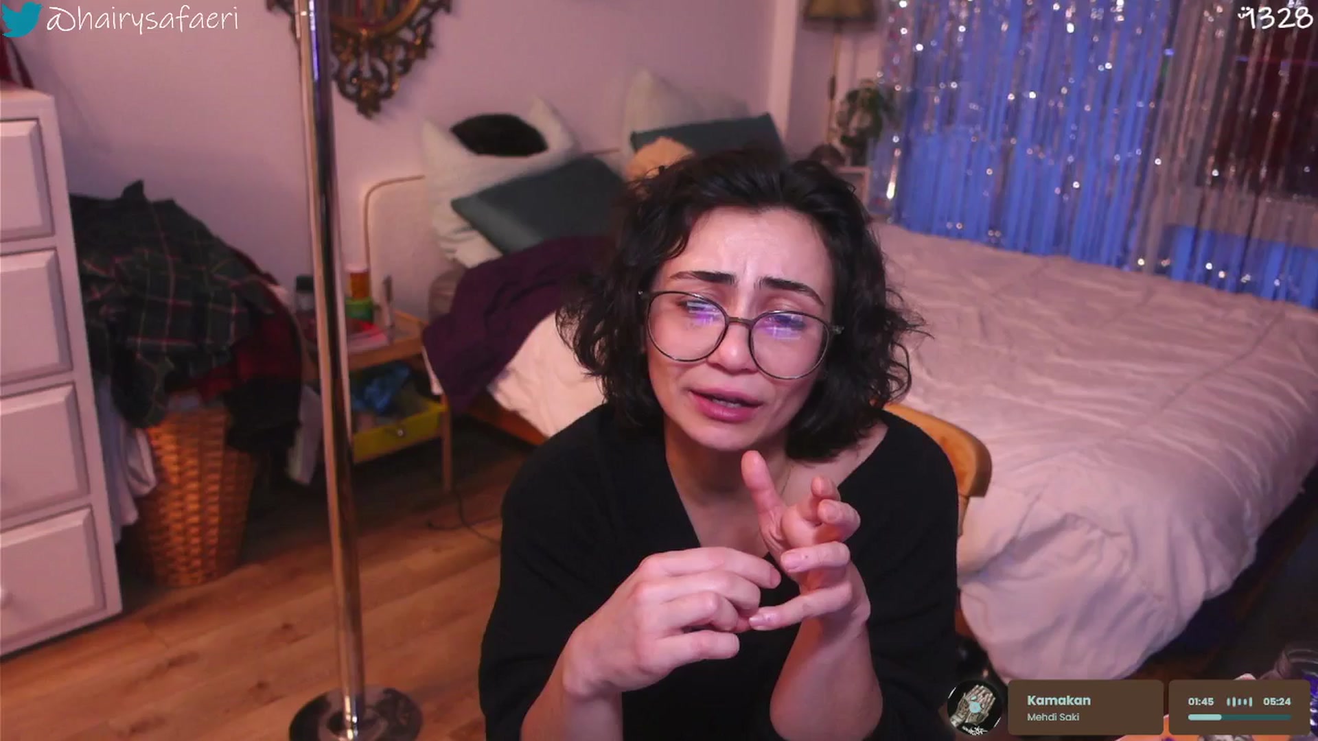 Gallery image thumbnail from HairySafaeri's myfreecams stream on, 12/19/2025, 21:38 image 5 of 20