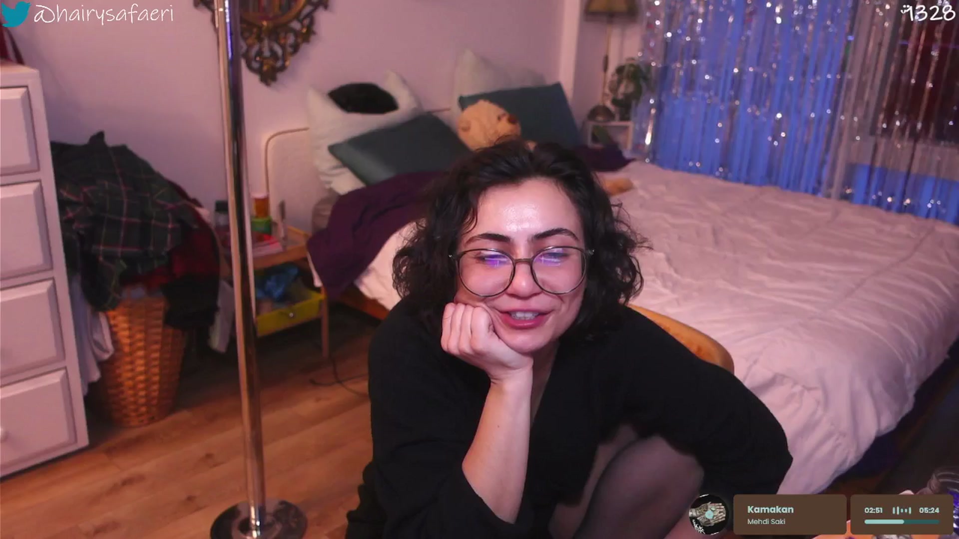 Gallery image thumbnail from HairySafaeri's myfreecams stream on, 12/19/2025, 21:38 image 7 of 20
