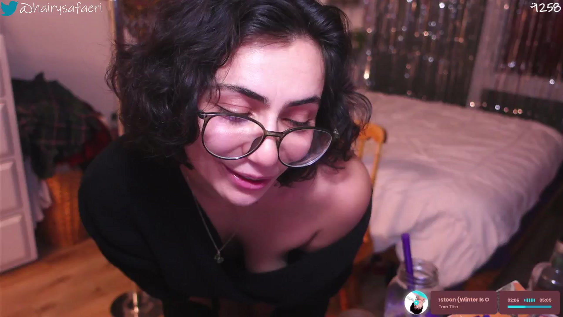 Gallery image thumbnail from HairySafaeri's myfreecams stream on, 12/20/2025, 24:46 image 8 of 20