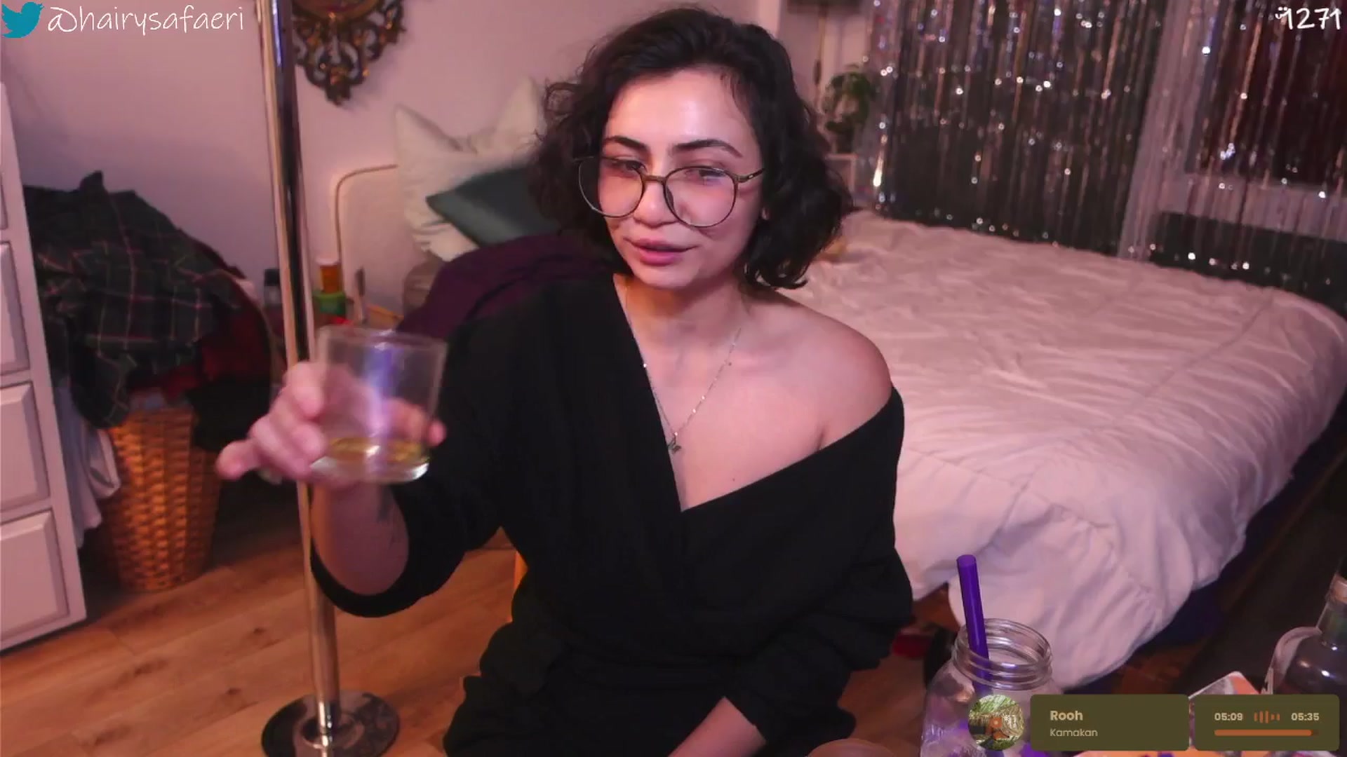 Gallery image thumbnail from HairySafaeri's myfreecams stream on, 12/20/2025, 24:46 image 5 of 20