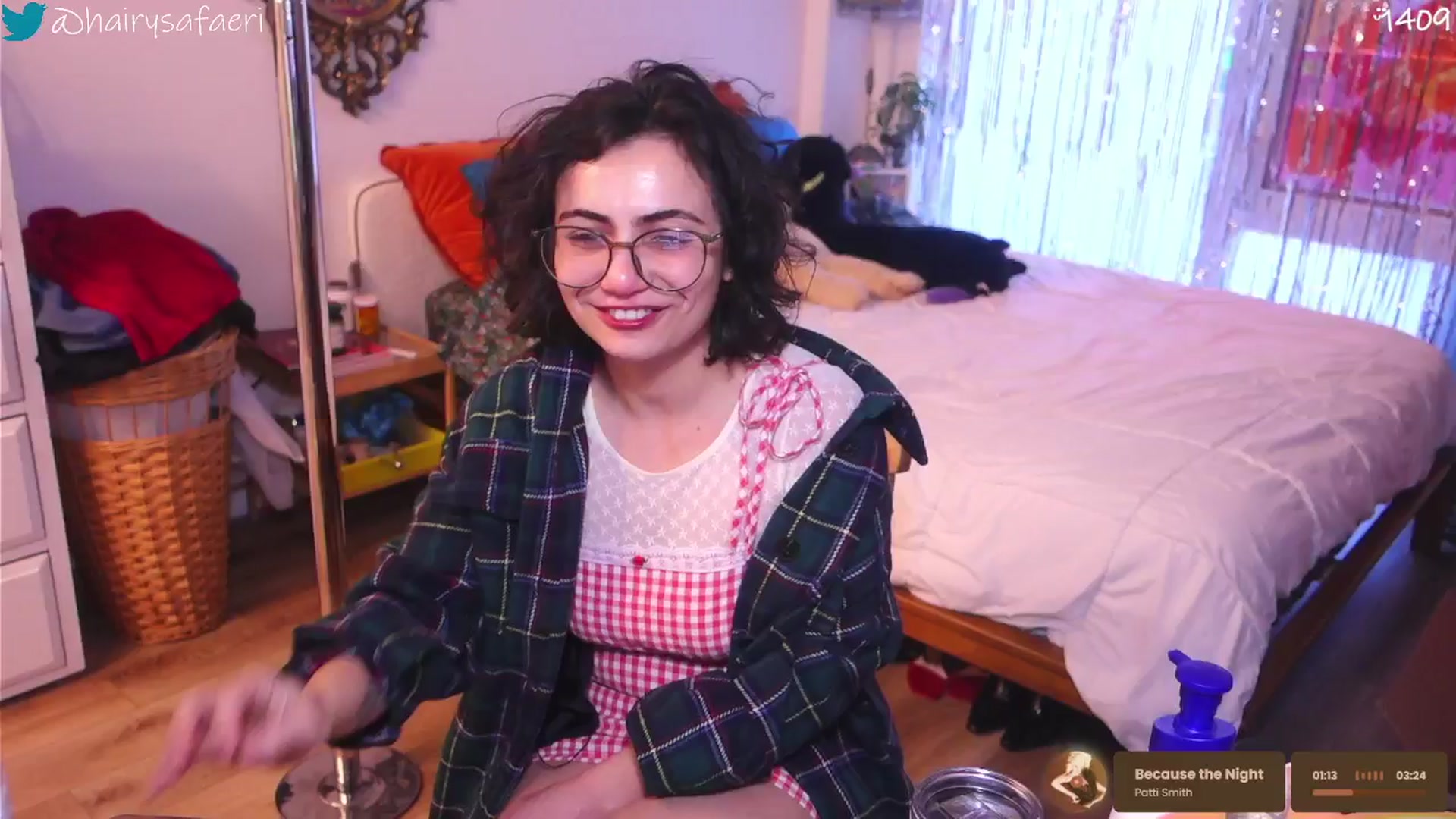 Gallery image thumbnail from HairySafaeri's myfreecams stream on, 12/30/2025, 21:36 image 6 of 20