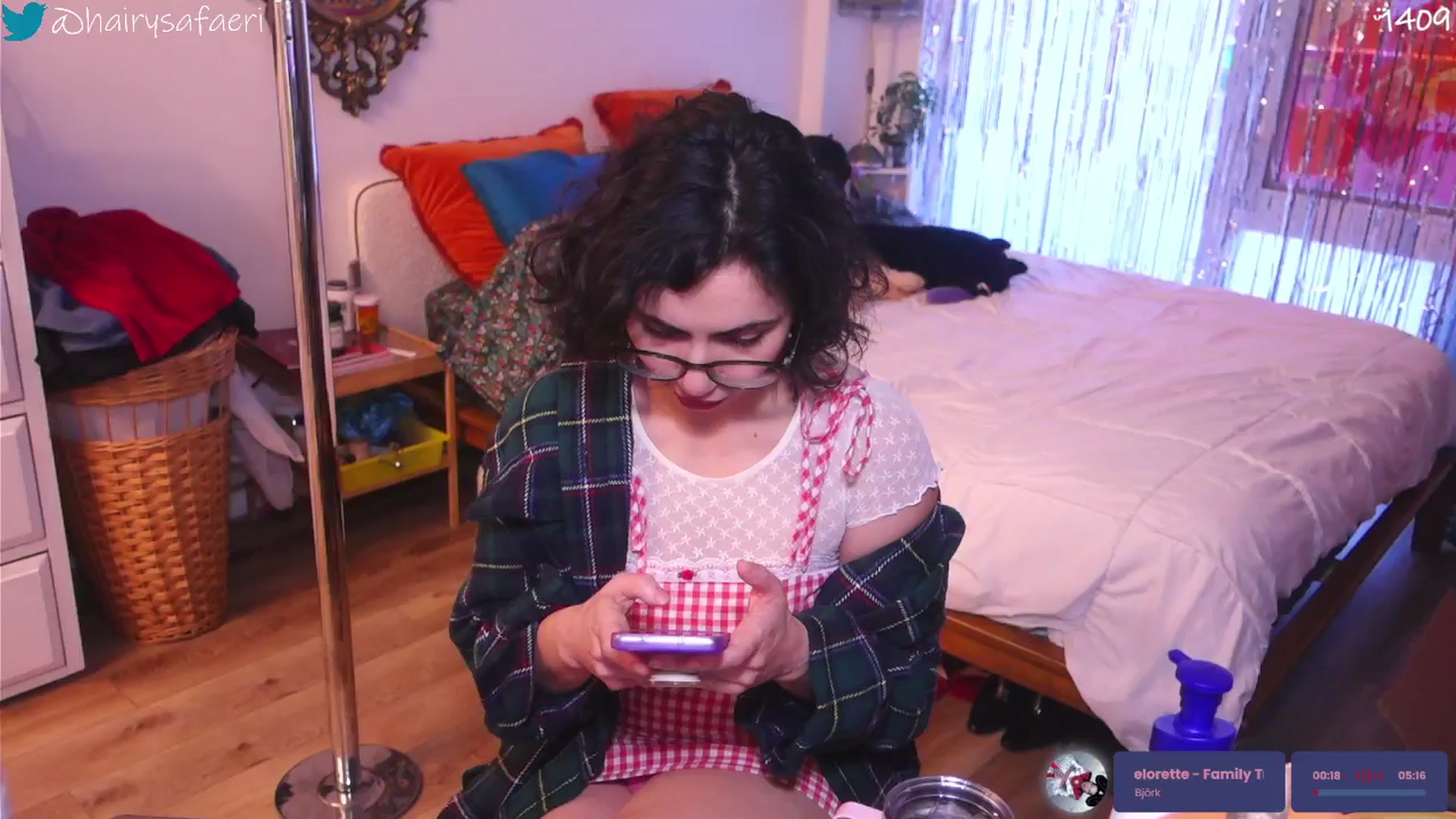 Gallery image thumbnail from HairySafaeri's myfreecams stream on, 12/30/2025, 21:36 image 9 of 20