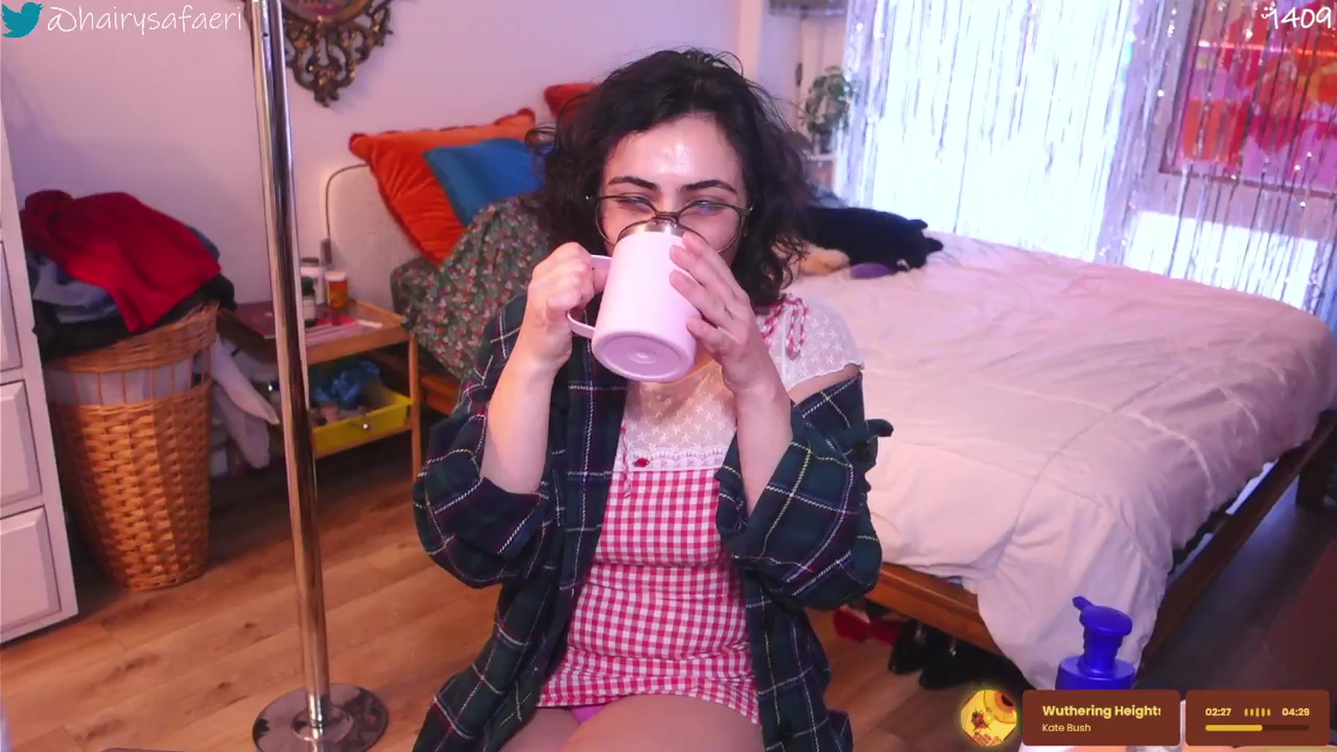 Gallery image thumbnail from HairySafaeri's myfreecams stream on, 12/30/2025, 21:36 image 8 of 20