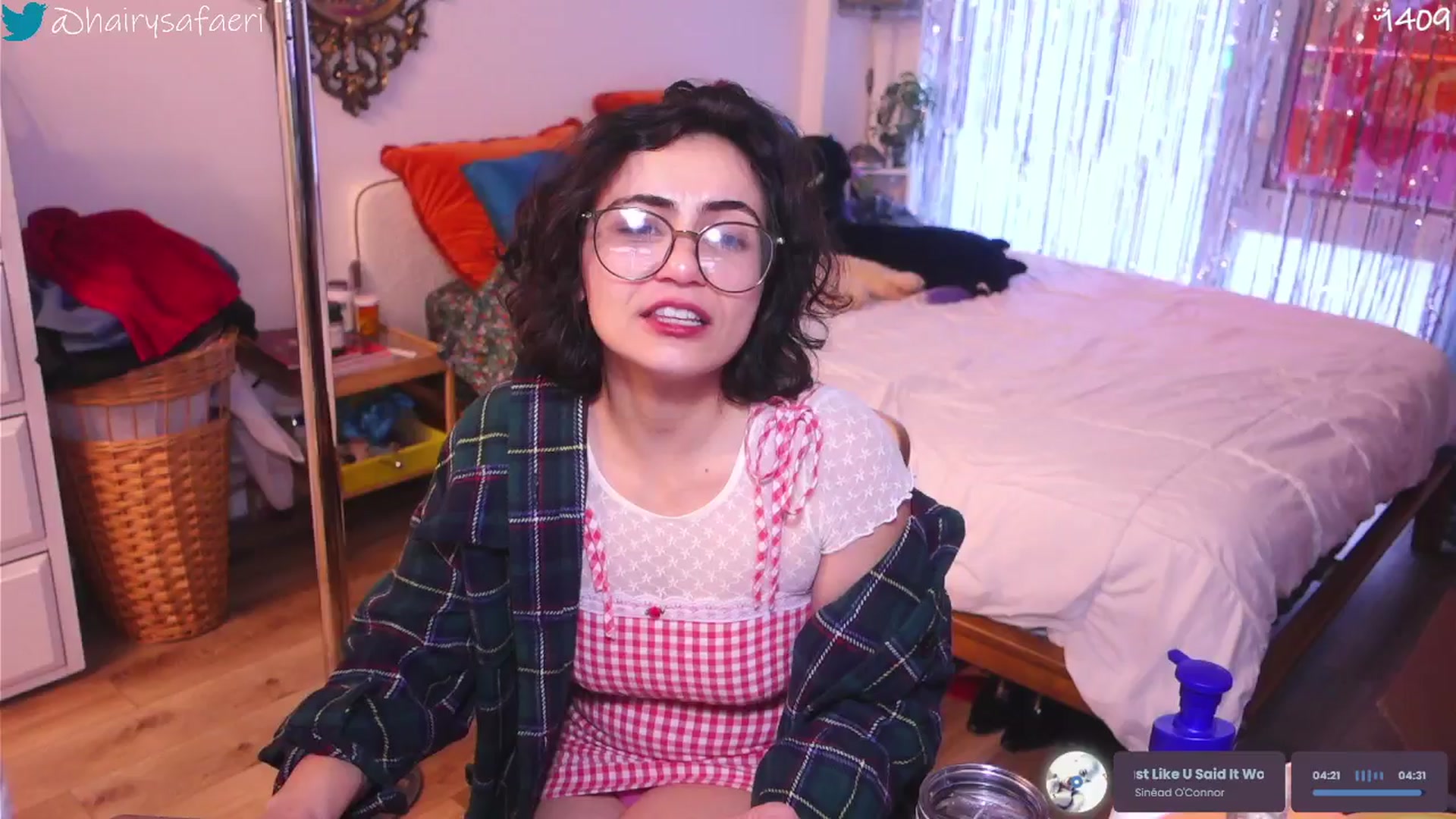 Gallery image thumbnail from HairySafaeri's myfreecams stream on, 12/30/2025, 21:36 image 13 of 20
