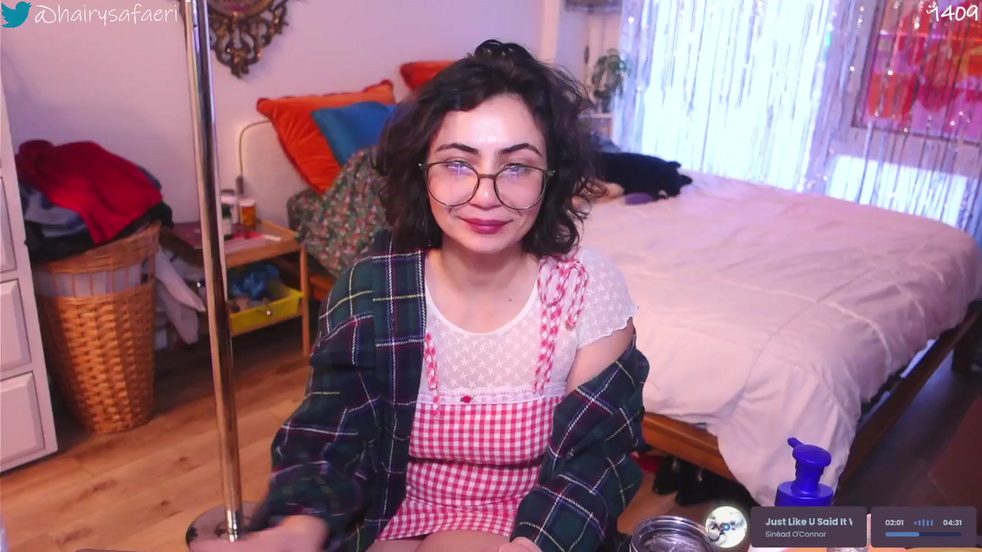 Gallery image thumbnail from HairySafaeri's myfreecams stream on, 12/30/2025, 21:36 image 12 of 20