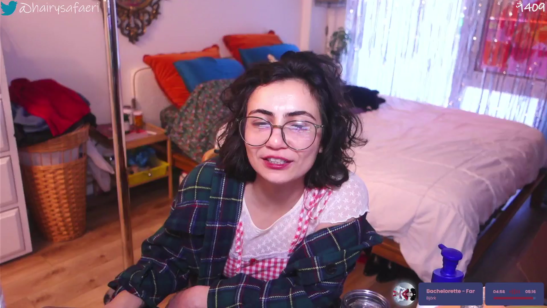 Gallery image thumbnail from HairySafaeri's myfreecams stream on, 12/30/2025, 21:36 image 11 of 20