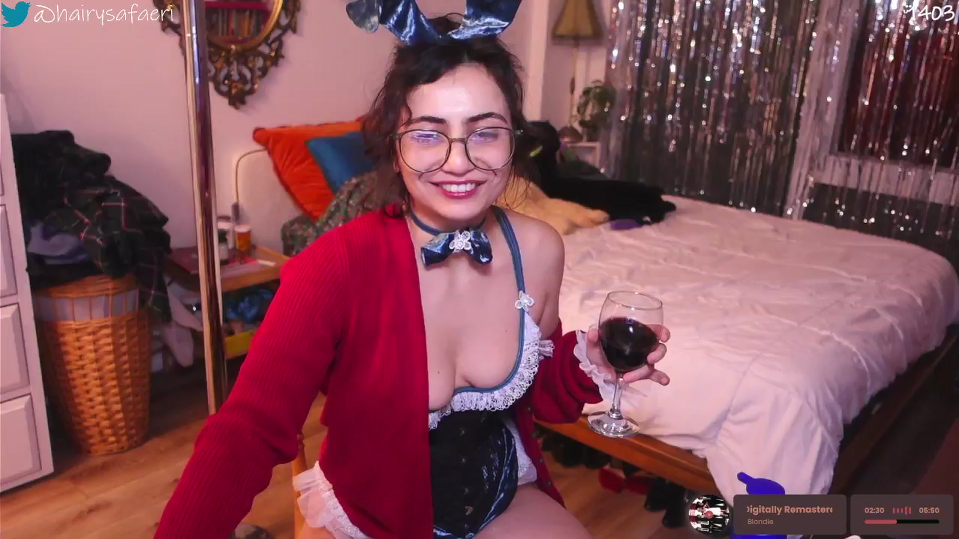 Gallery image thumbnail from HairySafaeri's myfreecams stream on, 12/30/2025, 23:18 image 9 of 20