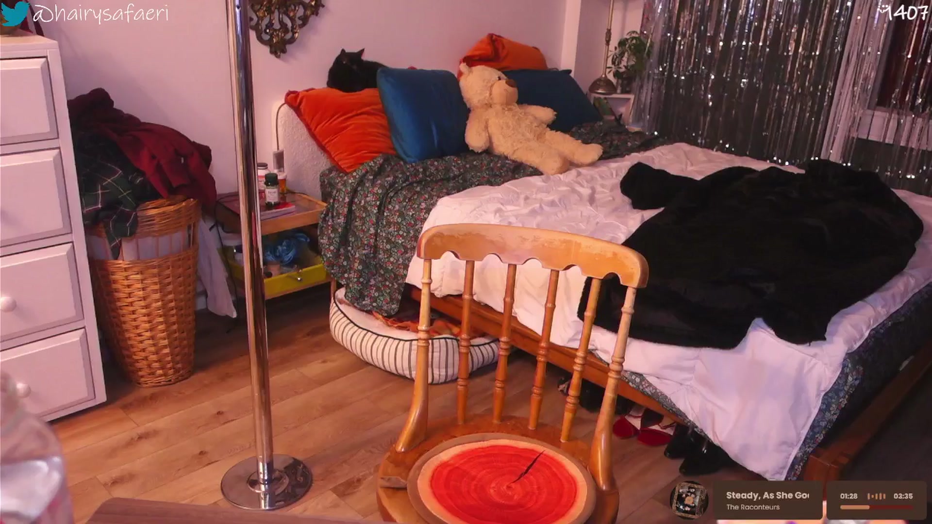 Gallery image thumbnail from HairySafaeri's myfreecams stream on, 01/01/2026, 24:22 image 18 of 20