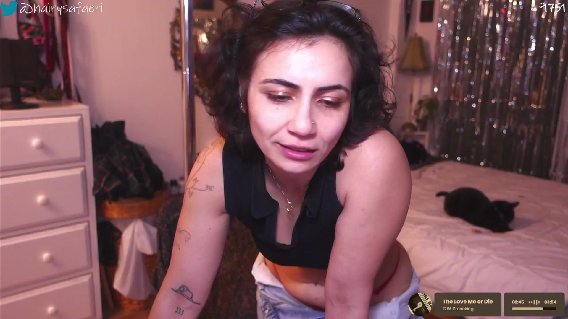 Gallery image thumbnail from HairySafaeri's myfreecams stream on, 01/09/2026, 01:07 image 15 of 20