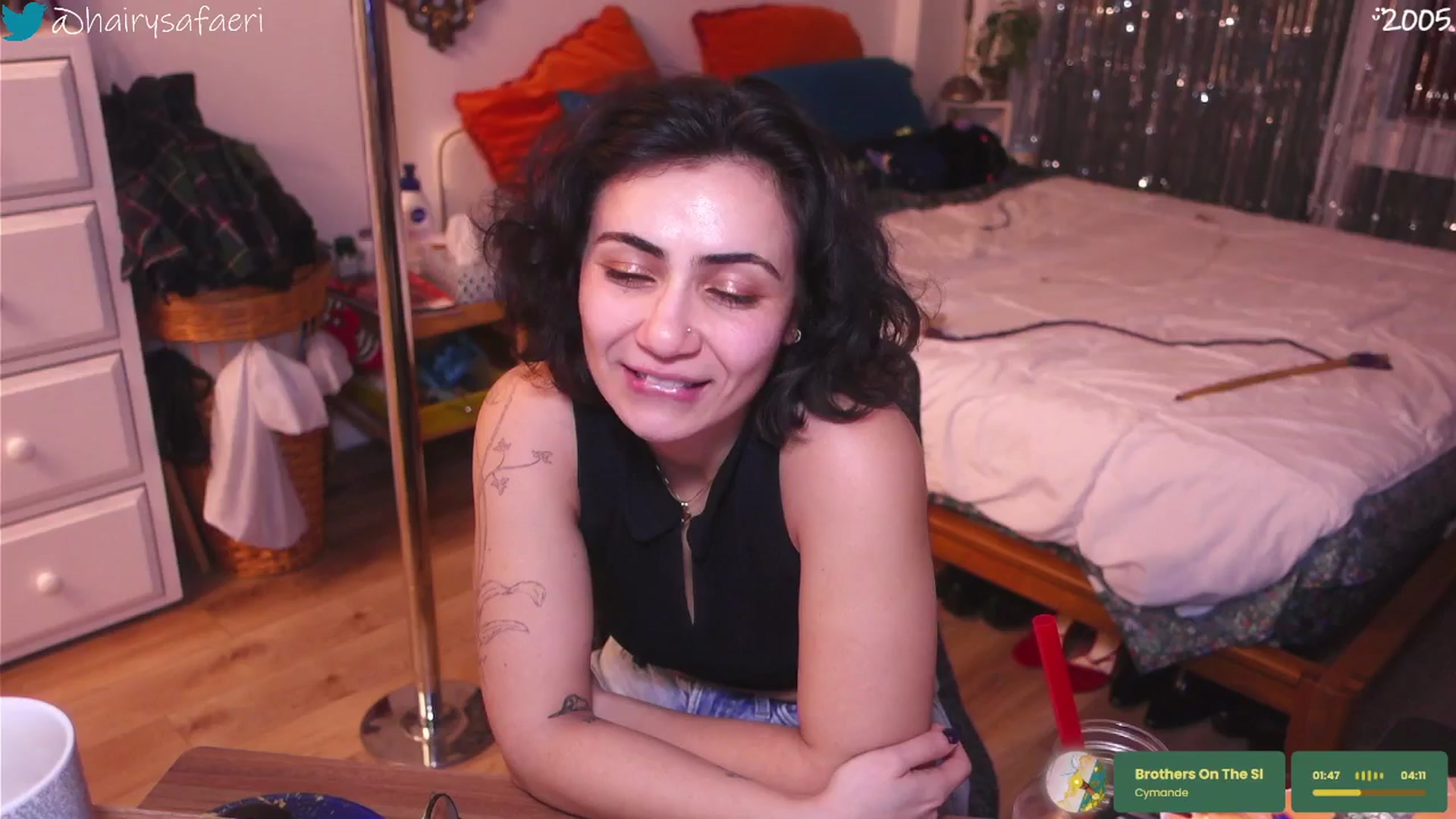Gallery image thumbnail from HairySafaeri's myfreecams stream on, 01/09/2026, 01:07 image 4 of 20