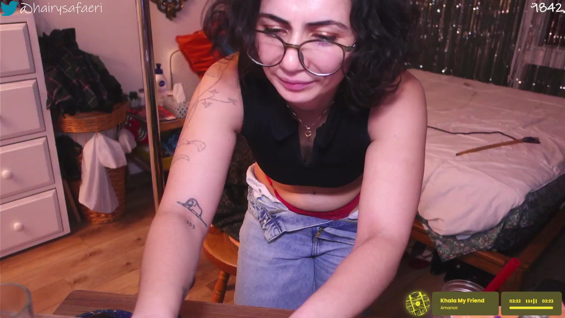 Gallery image thumbnail from HairySafaeri's myfreecams stream on, 01/09/2026, 01:07 image 11 of 20