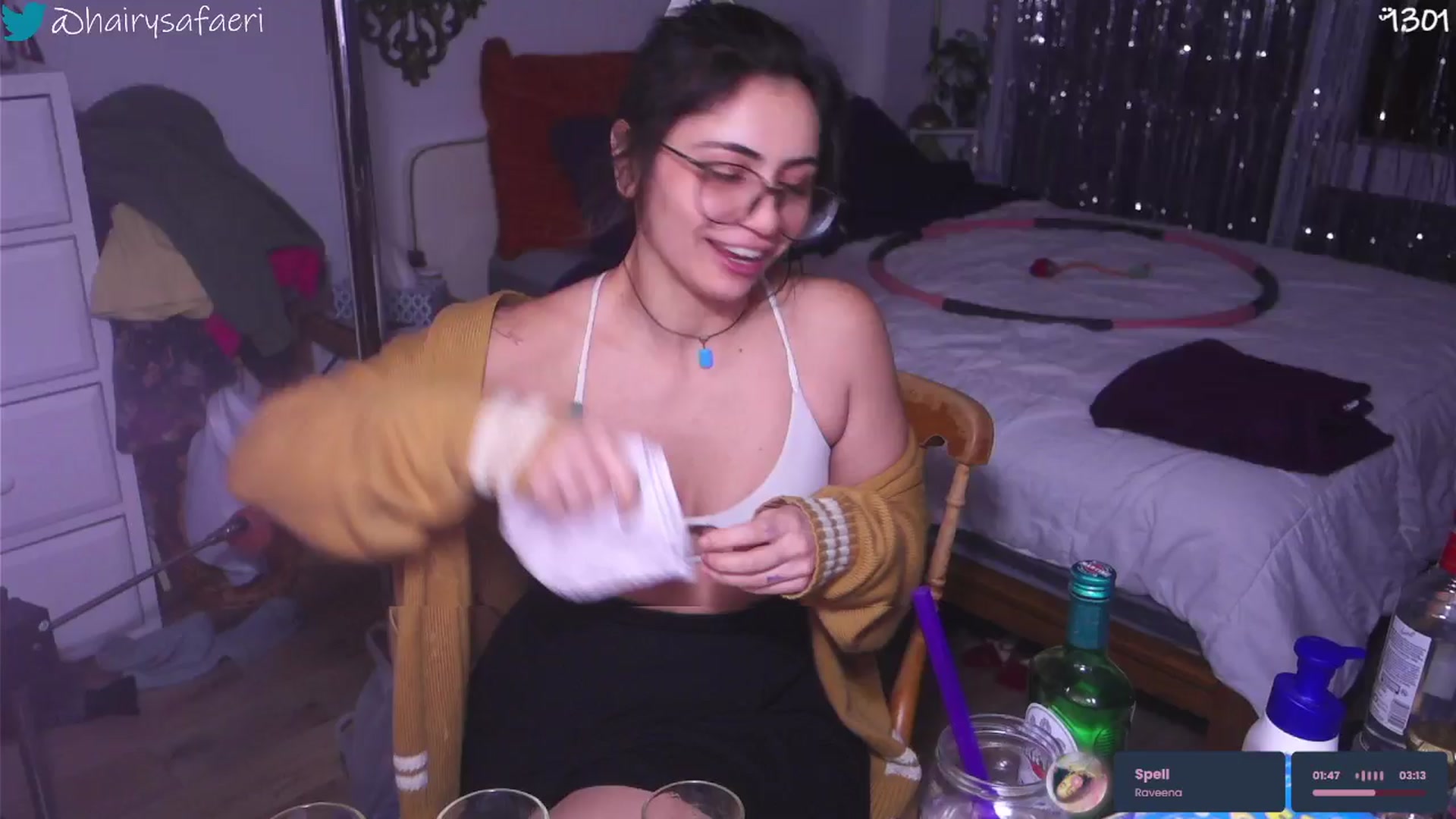 Gallery image thumbnail from HairySafaeri's myfreecams stream on, 01/23/2026, 24:32 image 16 of 20