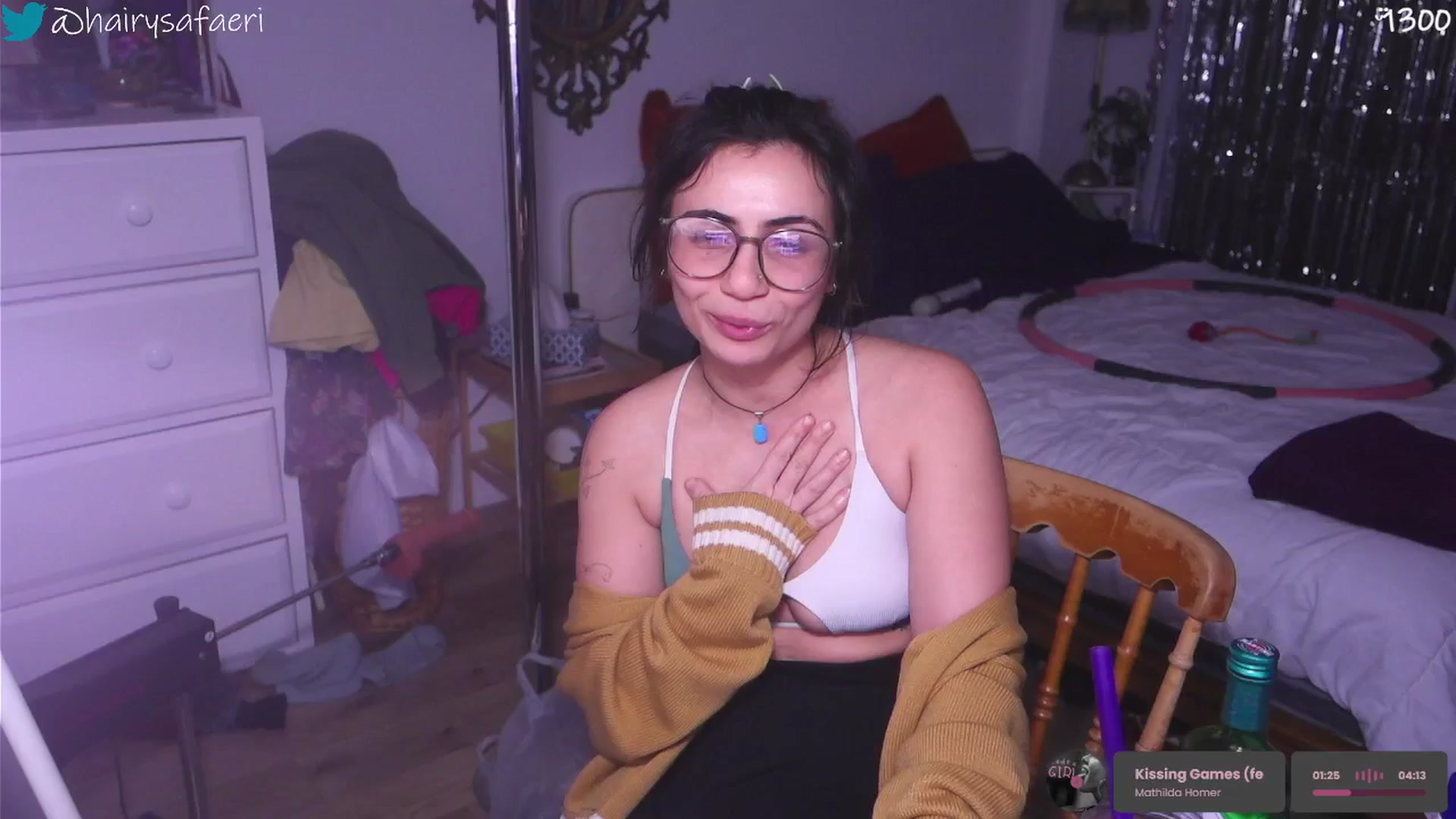 Gallery image thumbnail from HairySafaeri's myfreecams stream on, 01/23/2026, 24:32 image 15 of 20