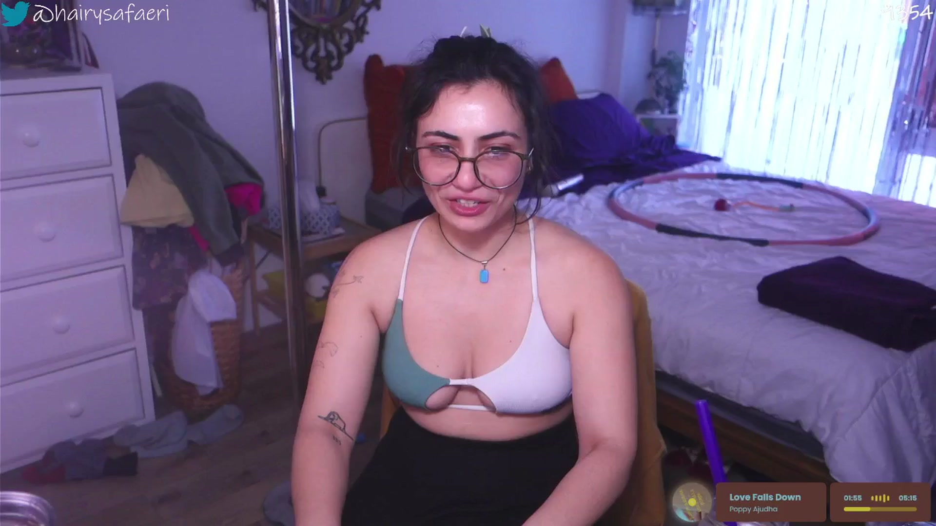 Gallery image thumbnail from HairySafaeri's myfreecams stream on, 01/23/2026, 24:32 image 6 of 20