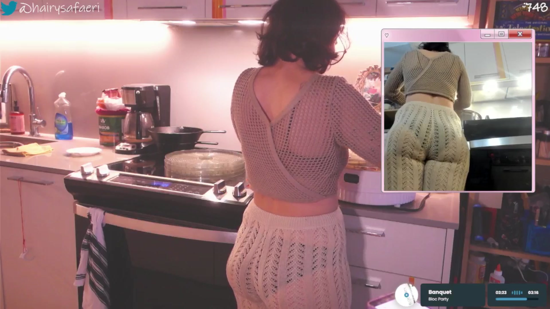 Gallery image thumbnail from HairySafaeri's myfreecams stream on, 02/05/2026, 21:51 image 16 of 20