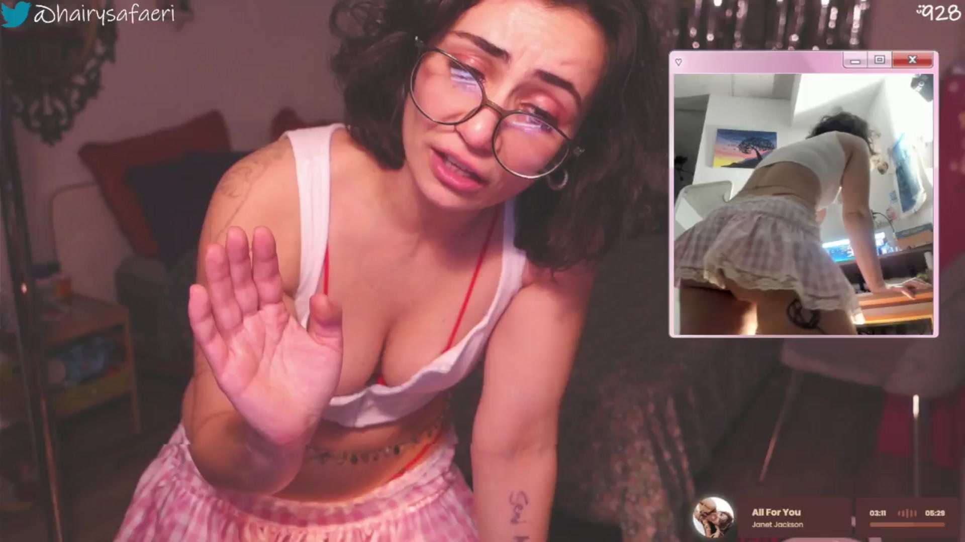 Gallery image thumbnail from HairySafaeri's myfreecams stream on, 02/13/2026, 24:34 image 15 of 20
