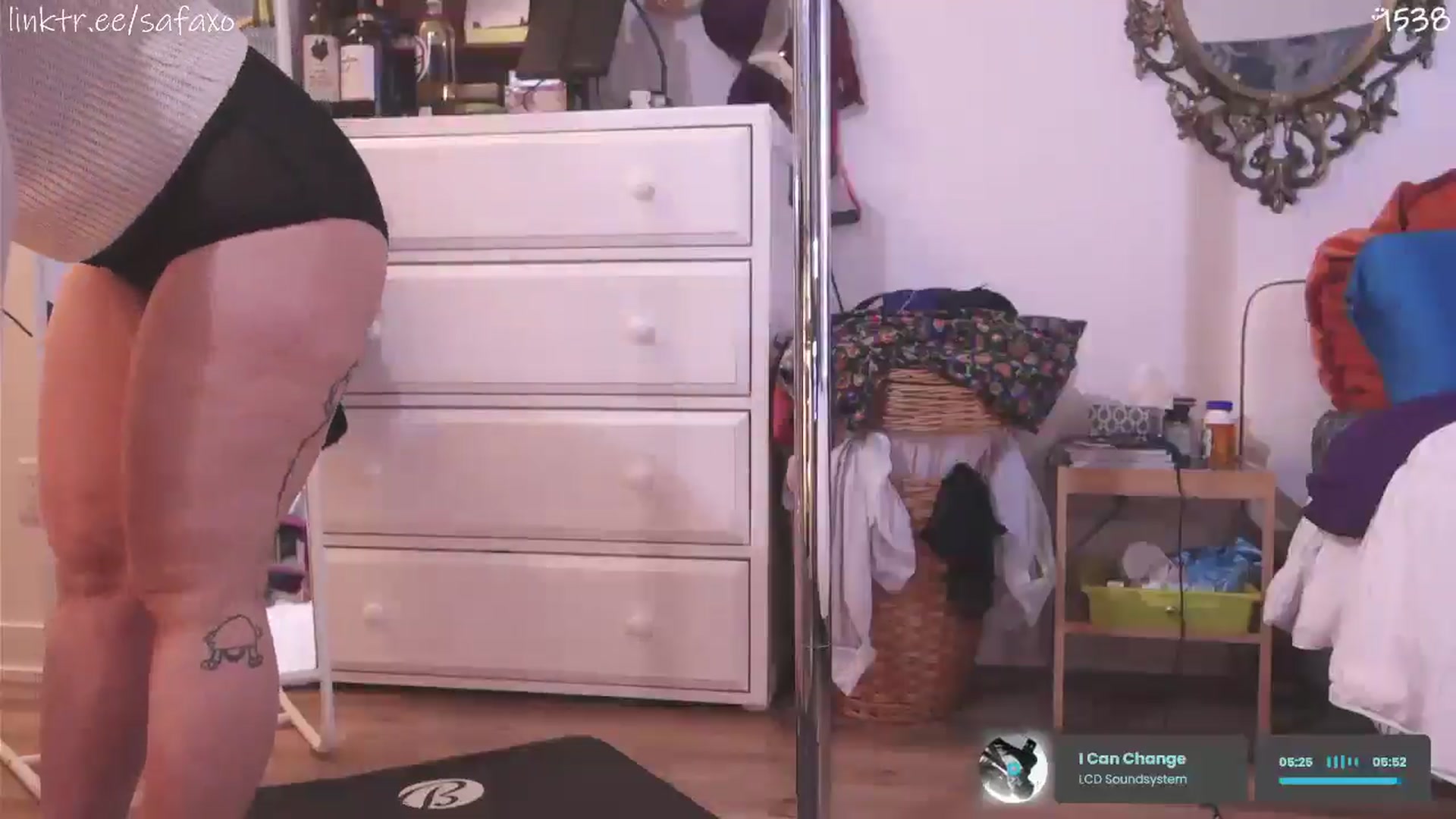 Gallery image thumbnail from HairySafaeri's myfreecams stream on, 03/25/2026, 21:22 image 18 of 20