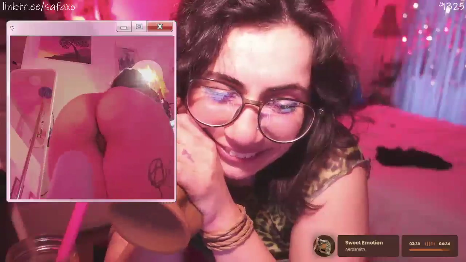 Gallery image thumbnail from HairySafaeri's myfreecams stream on, 03/26/2026, 22:56 image 15 of 20