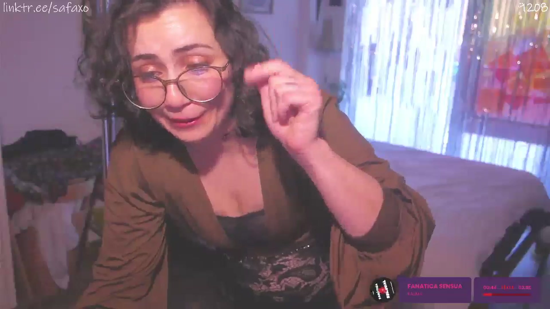 Gallery image thumbnail from HairySafaeri's myfreecams stream on, 03/27/2026, 22:36 image 18 of 20
