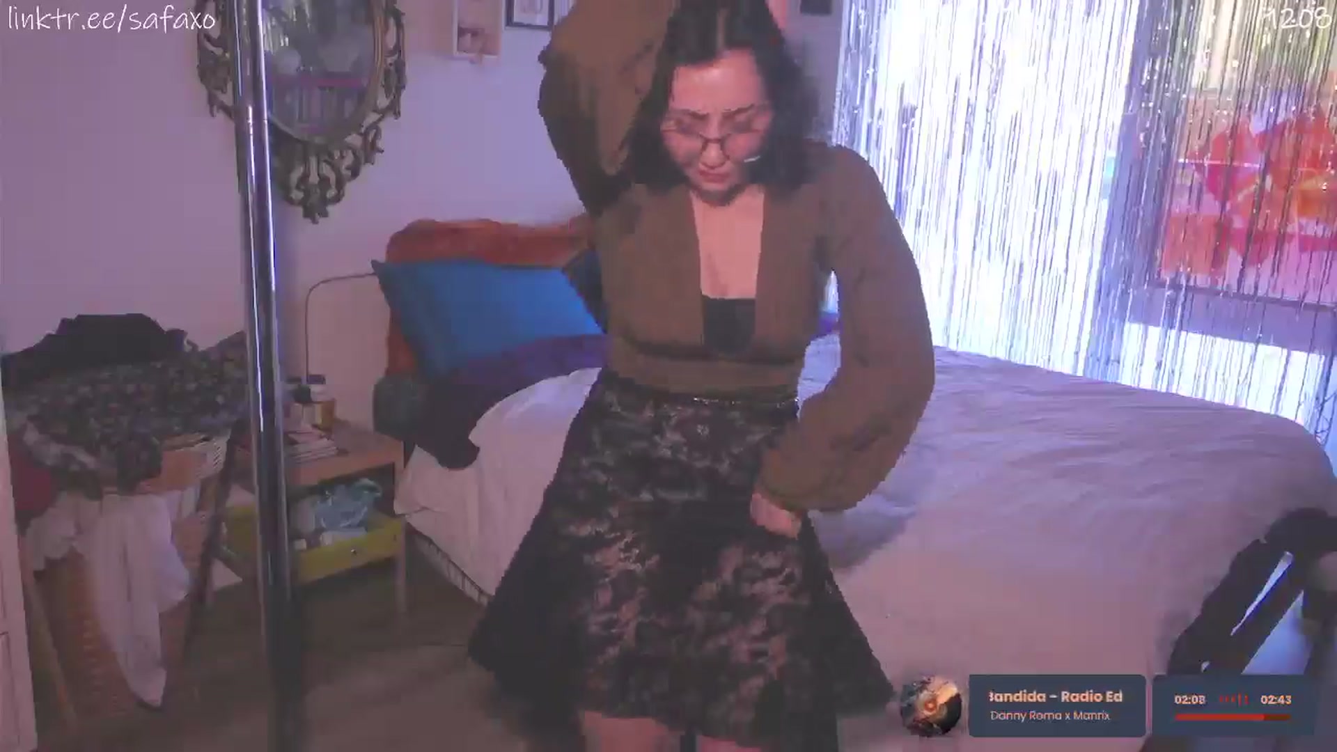 Gallery image thumbnail from HairySafaeri's myfreecams stream on, 03/27/2026, 22:36 image 16 of 20