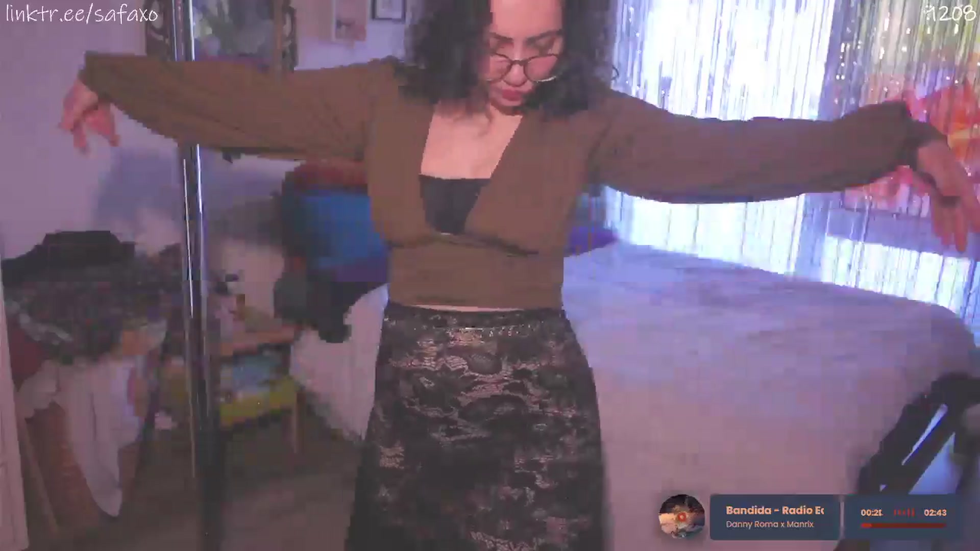 Gallery image thumbnail from HairySafaeri's myfreecams stream on, 03/27/2026, 22:36 image 15 of 20