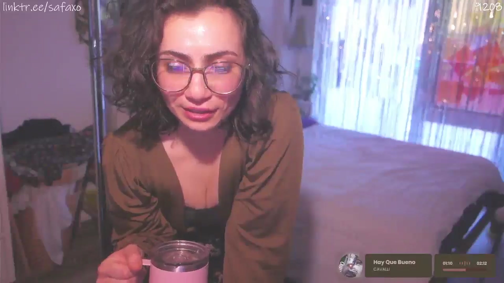 Gallery image thumbnail from HairySafaeri's myfreecams stream on, 03/27/2026, 22:36 image 17 of 20