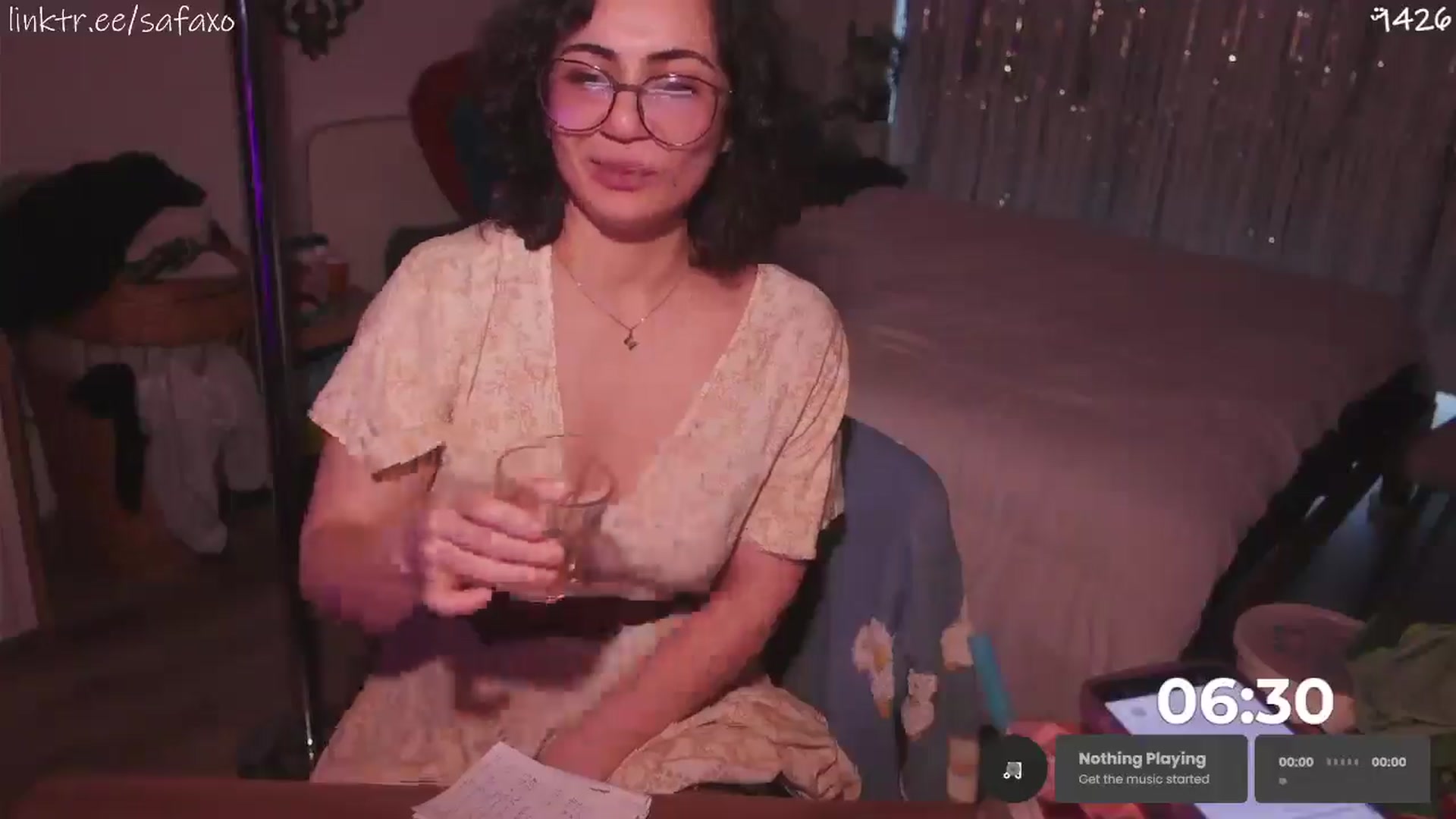Gallery image thumbnail from HairySafaeri's myfreecams stream on, 04/02/2026, 23:58 image 5 of 20