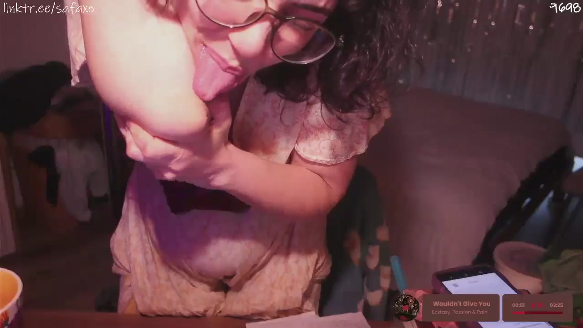 Gallery image thumbnail from HairySafaeri's myfreecams stream on, 04/02/2026, 23:58 image 3 of 20