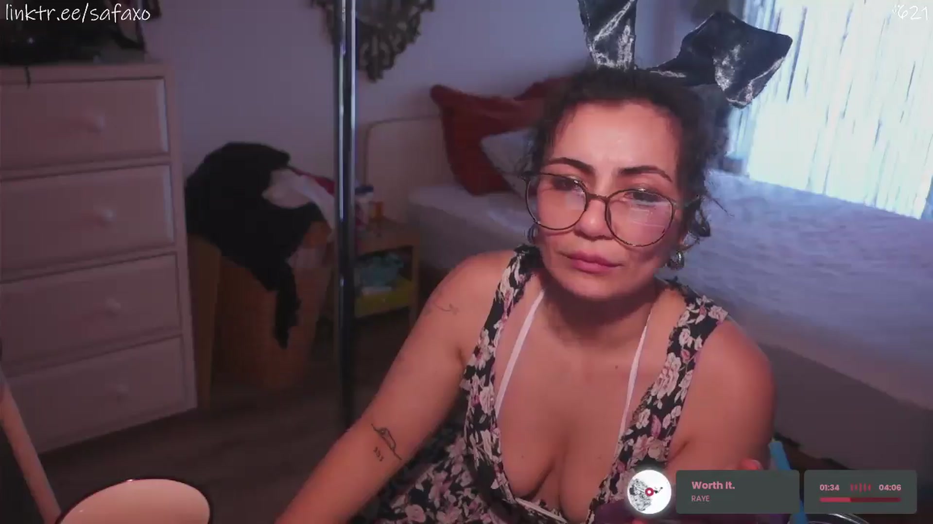 Gallery image thumbnail from HairySafaeri's myfreecams stream on, 04/03/2026, 23:36 image 11 of 20