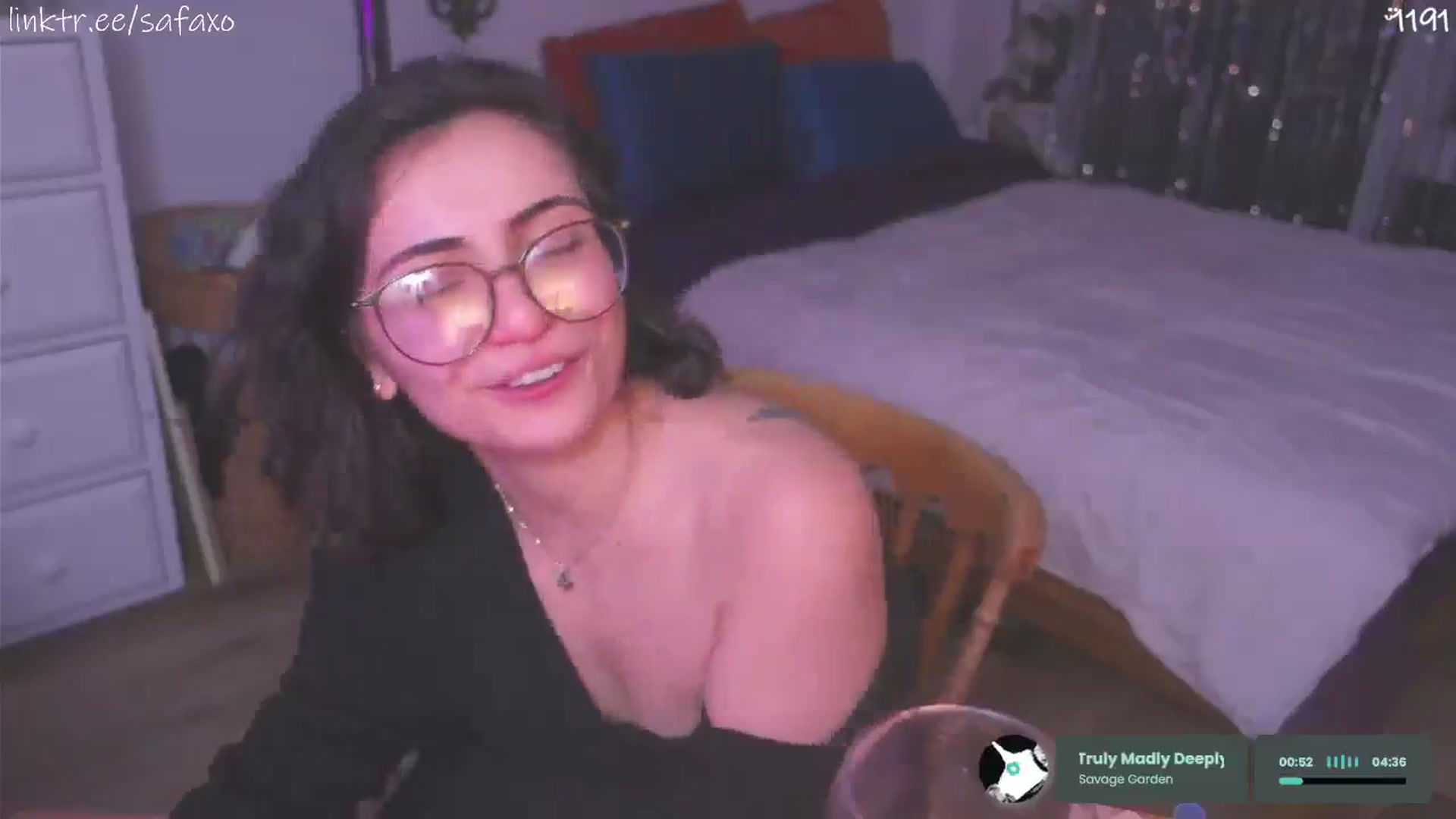 Gallery image thumbnail from HairySafaeri's myfreecams stream on, 04/09/2026, 02:28 image 12 of 20