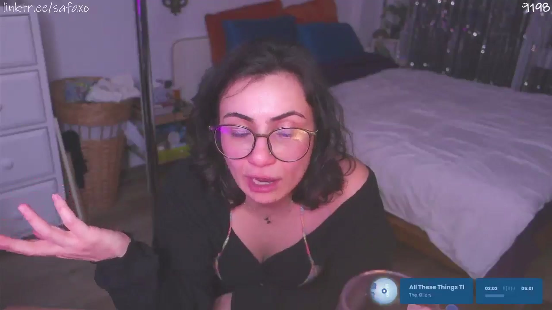 Gallery image thumbnail from HairySafaeri's myfreecams stream on, 04/09/2026, 02:28 image 10 of 20