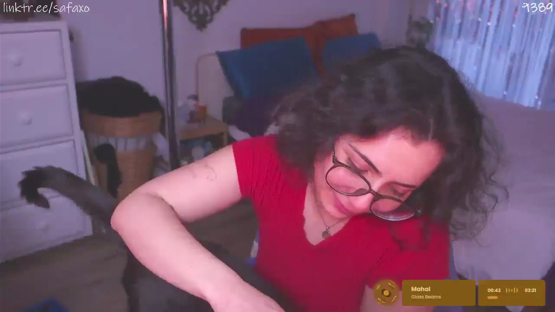 Gallery image thumbnail from HairySafaeri's myfreecams stream on, 04/10/2026, 22:33 image 13 of 20